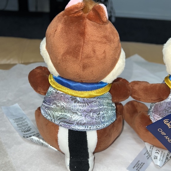 WALT DISNEY WORLD 50TH ANNIVERSARY CHIP AND DALE PLUSH - Picture 9 of 12